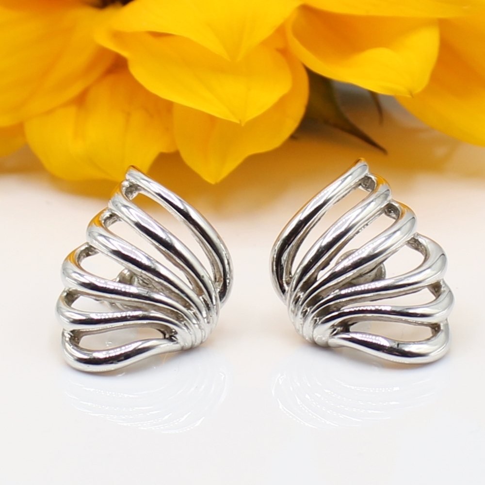Vintage Monet wing earrings - Picture 1 of 5